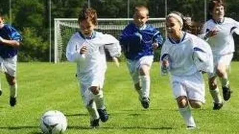 杜兰特拼搏无力助布克仅得14分！兰德尔斩获25+6+8，森林狼横扫太阳