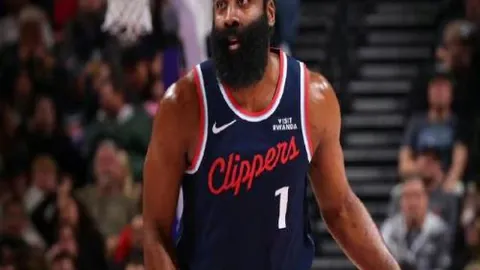 【NBA焦点战】连败困境中的国王遇拆队快船，激战一触即发！