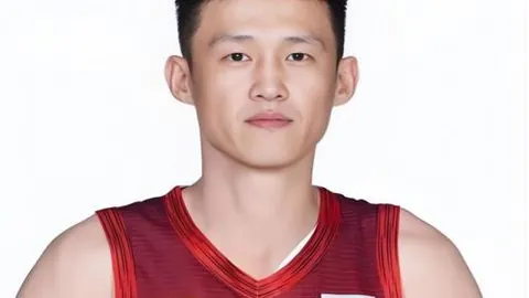 意大利媒体透露：邓弗里斯续约在即，经纪人与国际米兰洽谈合同细节